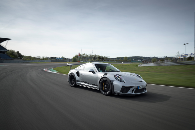 Illustration for article titled Put These Very Good 2019 Porsche 911 GT3 RS Photos In Your Life